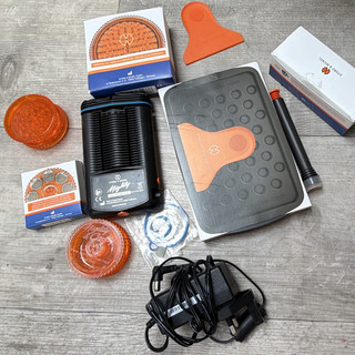 Storz & Bickel Mighty Vaporiser Bundle with Power Adapter Charger & Accessories