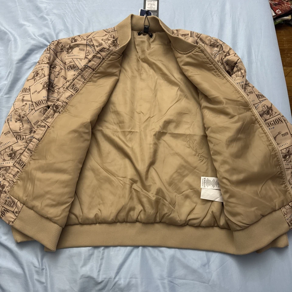 Chaqueta TRUE RELIGION Nueva Con Etiquetas TALLA Mediana COLOR Travertino. Foto 3 de 4