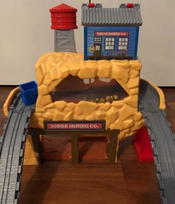 Thomas Tank Engine Track And 3 Play Structures Toys