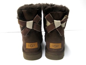 ugg 25