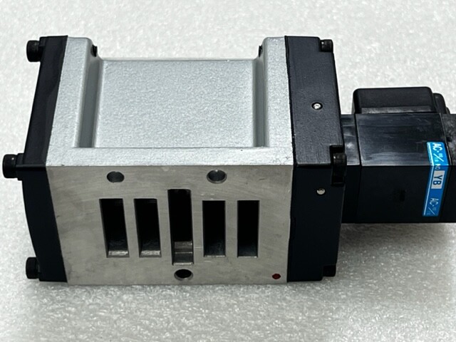 Parker Kuroda PMS2408-NB-100G AC100/110V Manifold Solenoid Valve 