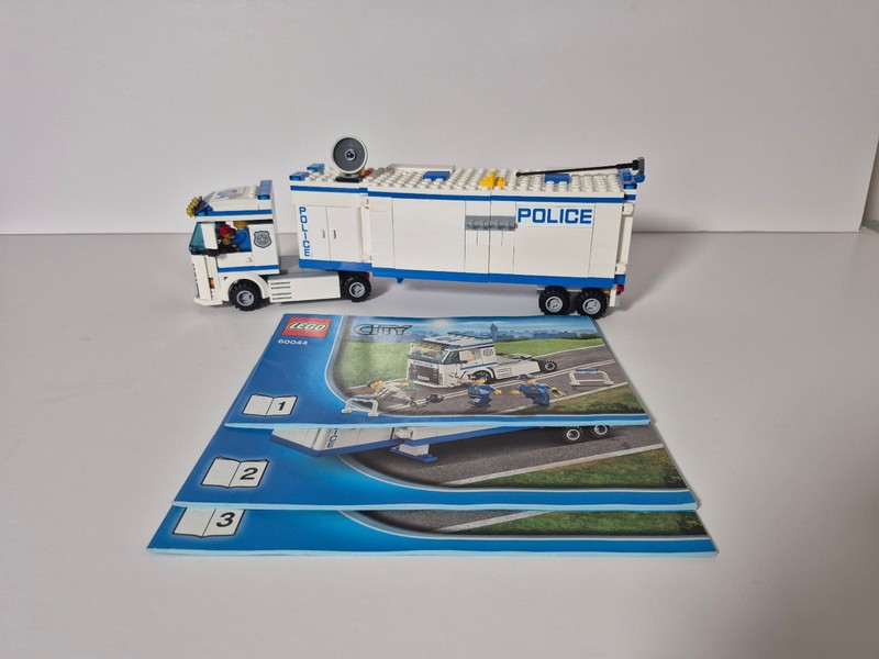 LEGO CITY: Mobile Police Unit (60044) Complete Set