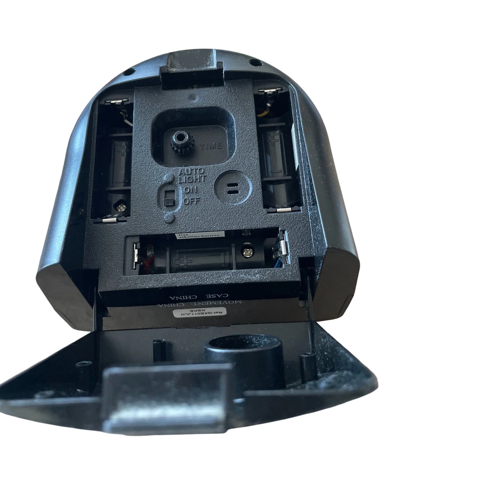 Vintage Seiko QXE011ALH Mostrador Prata Alarme Caixa Meia-Noite Relógio Mostrador Luz - Imagem 3 de 4