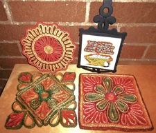 VTG COLORFUL Woven Trivets Set Colorful Straw Raffia 3 Hot Pad Boho 1 Metal/Tile