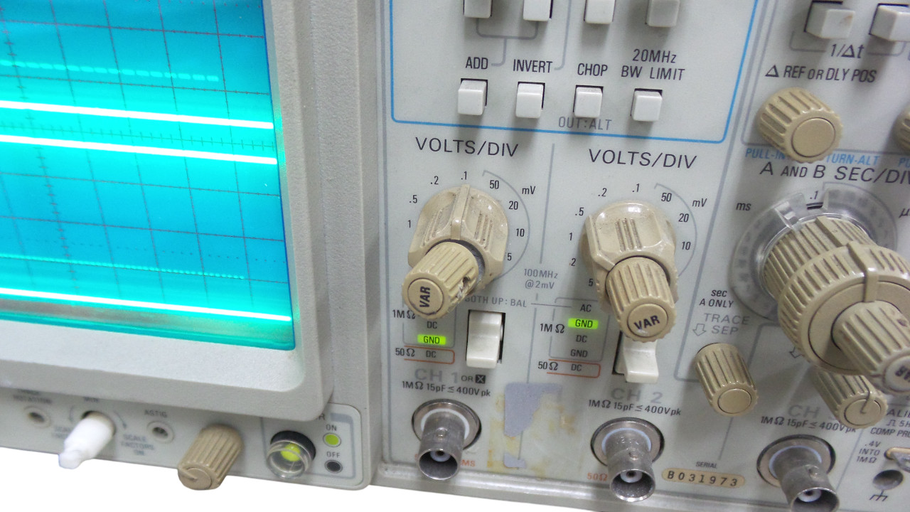 Tektronix 2465 300 MHz Oscilloscope - Free Shipping
