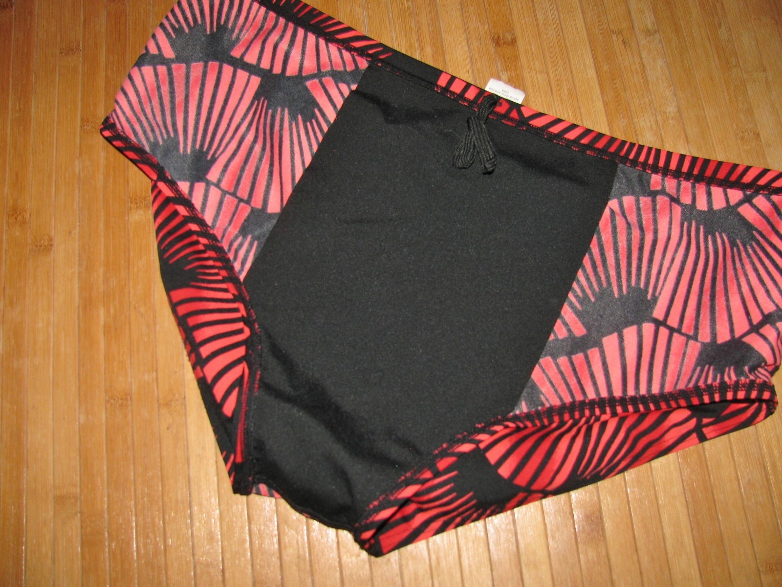 DOLFIN Swimsuit Brief Size 40 Polyester SHADES of RED with BLACK