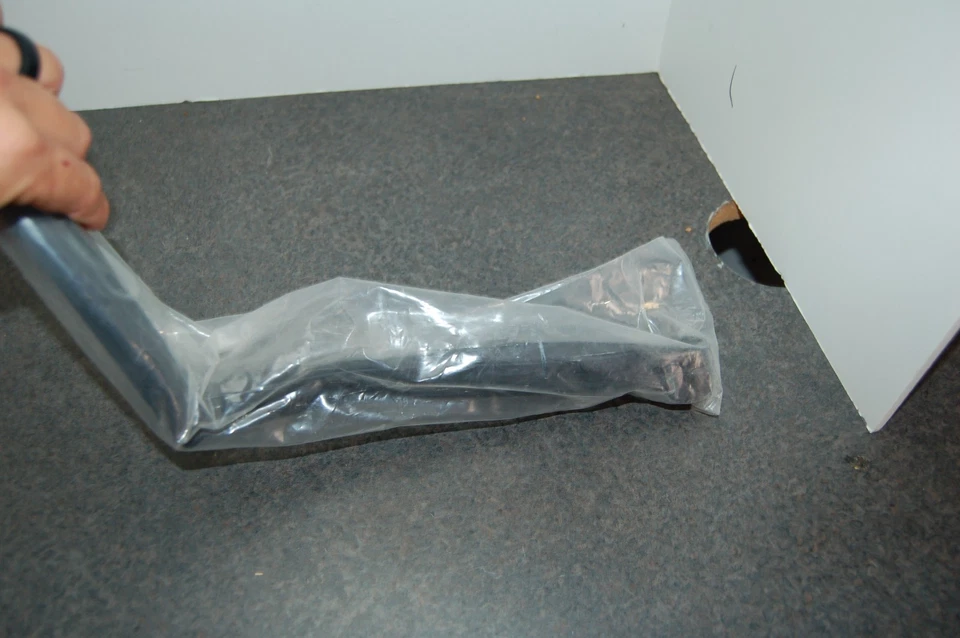 NEW GENUINE GM 2287297 Windshield Wiper Arm Passenger Side 2010-16 Cadillac SRX - Image 4 of 4