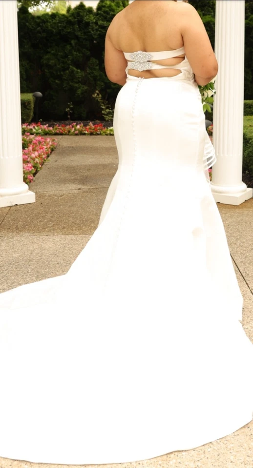 Vestido de novia - Marfil - Ajuste y estilo - Talla 18 Foto 3 de 4