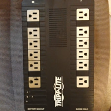 Tripp Lite AVR900U 900VA/480W 120V UPS Battery Backup Surge Protector 12 Outlets