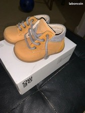 Chaussure garçon gemo taille 19. Neuf