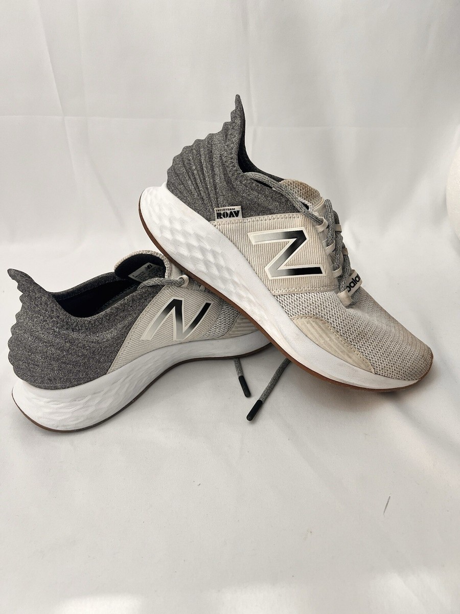 New Balance Women's Fresh Foam Roav Tee Shirt Shoes In White/Black Size