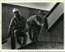 1986 Press Photo Two Boh Brothers Construction Workers - noa48680