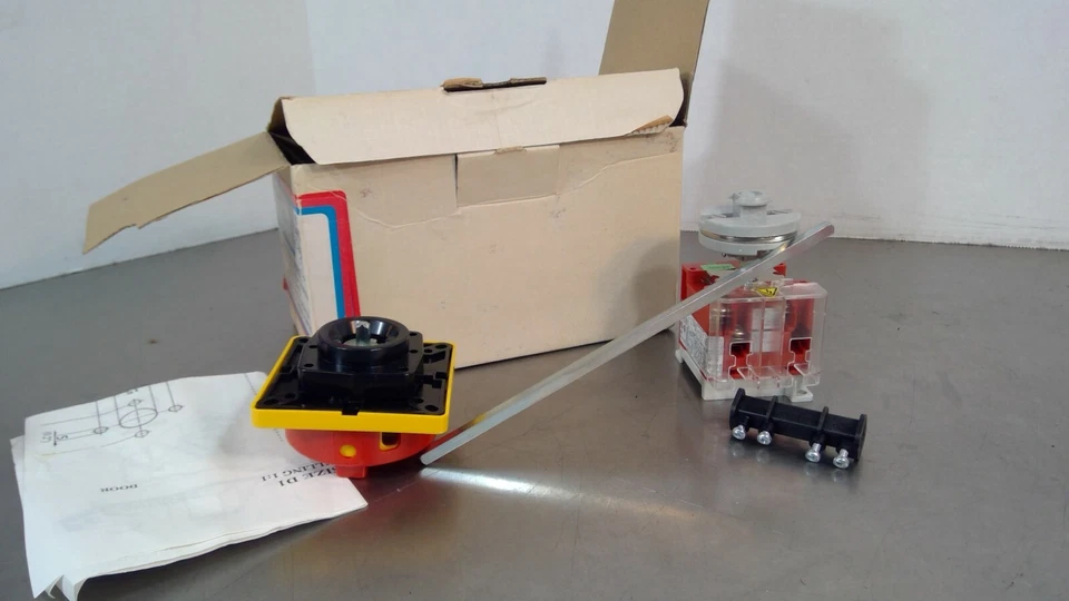 EE Controls E D1-3D 3SD-RG Off-On Base Mount Disconnect STC2 - Image 3 of 3