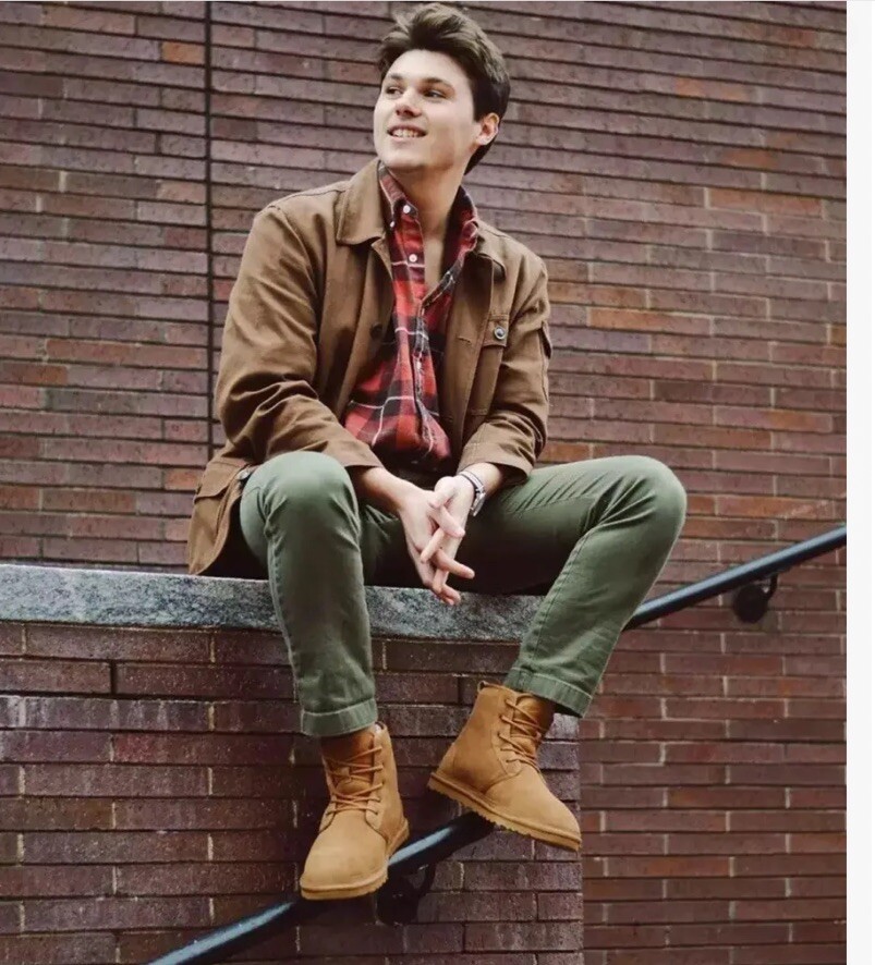 Men's UGG Size 15 Chestnut Brown SUEDE 5 Eye Chukka Boot Shearling