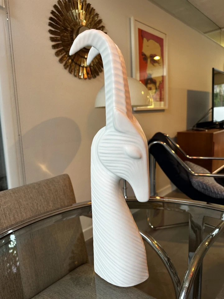GRANDE GAZELA DE CERÂMICA JONATHAN ADLER - 19" de altura - Imagem 3 de 4
