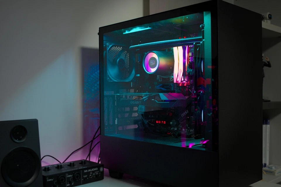 set-up compreso di pc (ryzen 5 3600 e RTX 2060), tappetino e monitor 1080p 144Hz - Immagine 3 di 3