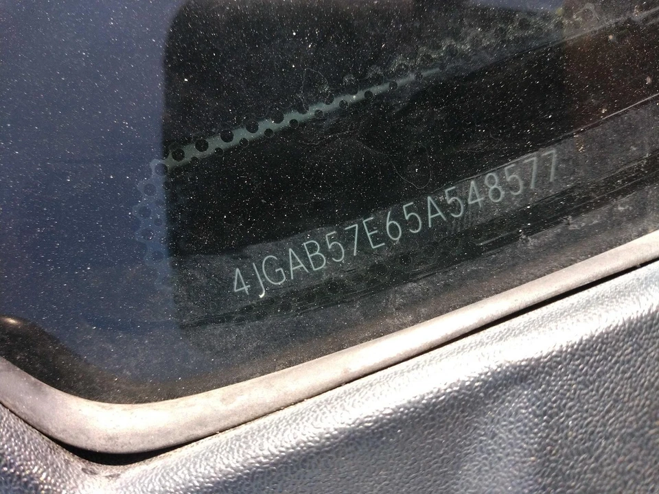 Used Front Right Door Assembly Front fits: 2005 Mercedes-benz Mercedes ml-class - Изображение 2 из 4