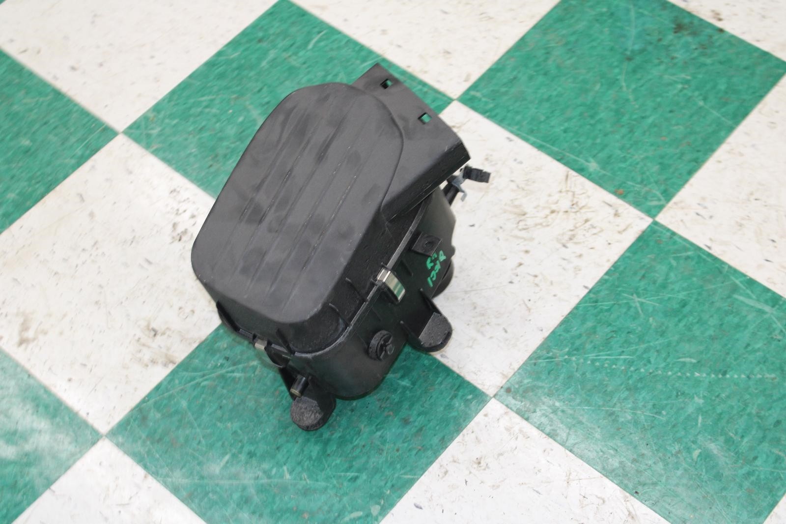 Maserati Ghibli 2014-2020 Right Air box top