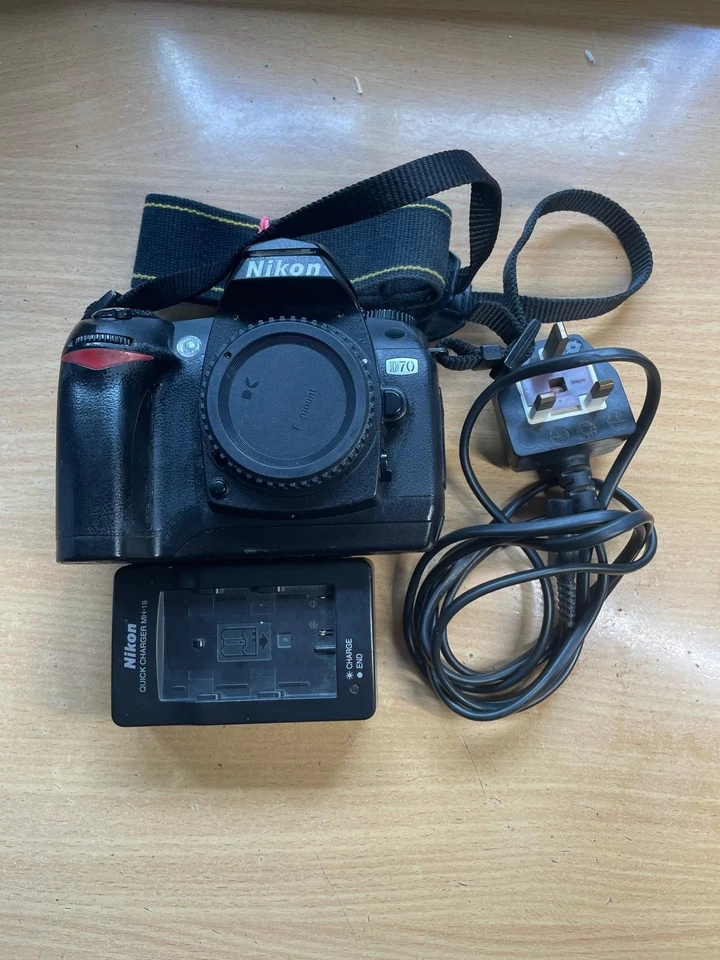 Nikon D70, photo 1 of 5