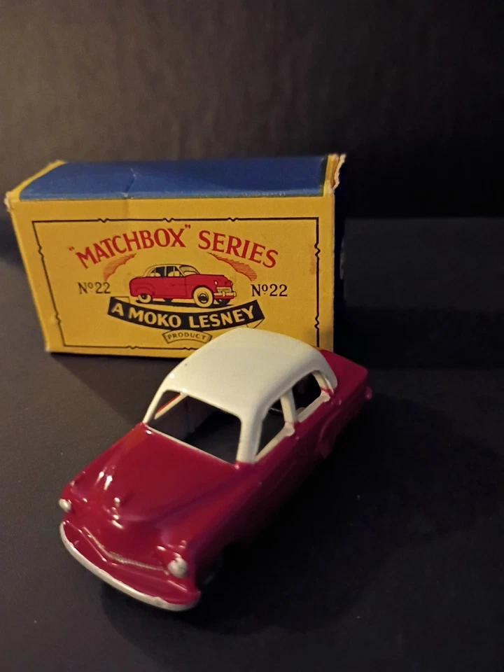Matchbox #22A Vauxhall Cresta 1956  Off White Roof  Orig B4 Box - Image 3 of 4