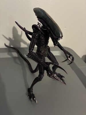 Neca Alien vs Predator Alien Xenomorph Razor Claws Action Figure