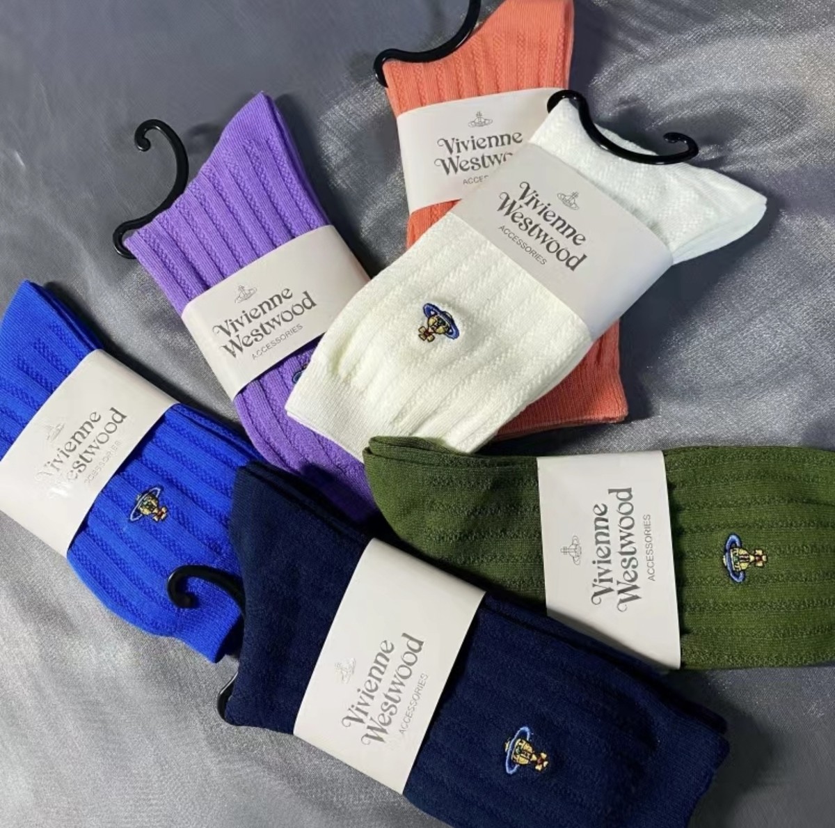 靴下・ソックス VIVIENNE WESTWOOD Men Socks Blue 81040001K000Y K401 Vivienne Westwood socks for Men | SSENSE