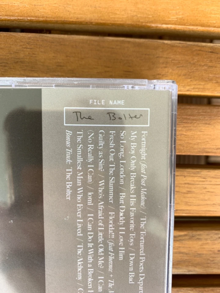 Tortured Poets Collector's Edition Deluxe CD  +Bonustrack „The Bolter“ - Bild 3 von 4