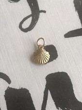 14k Solid Yellow Gold Real Gold Scallop Sea Shell Charm Pendant