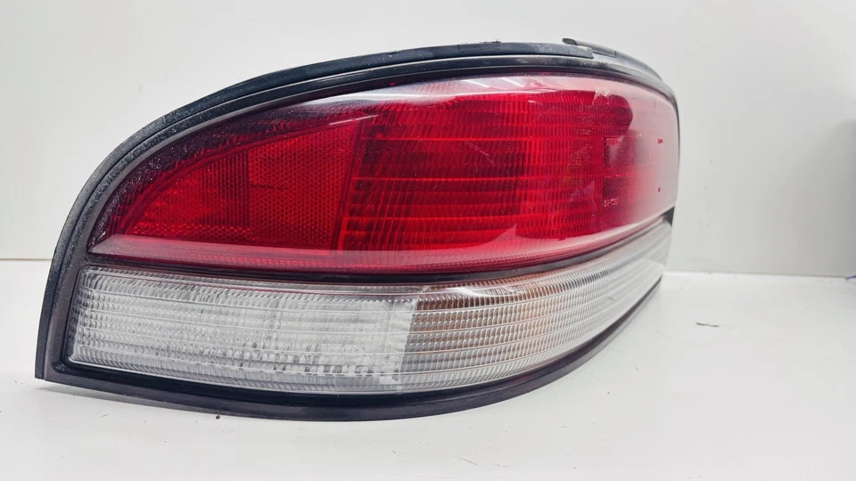 1995-1997 Toyota Avalon Left Driver Lh Side Tail Light Oem O9281 DW - Image 2 of 4