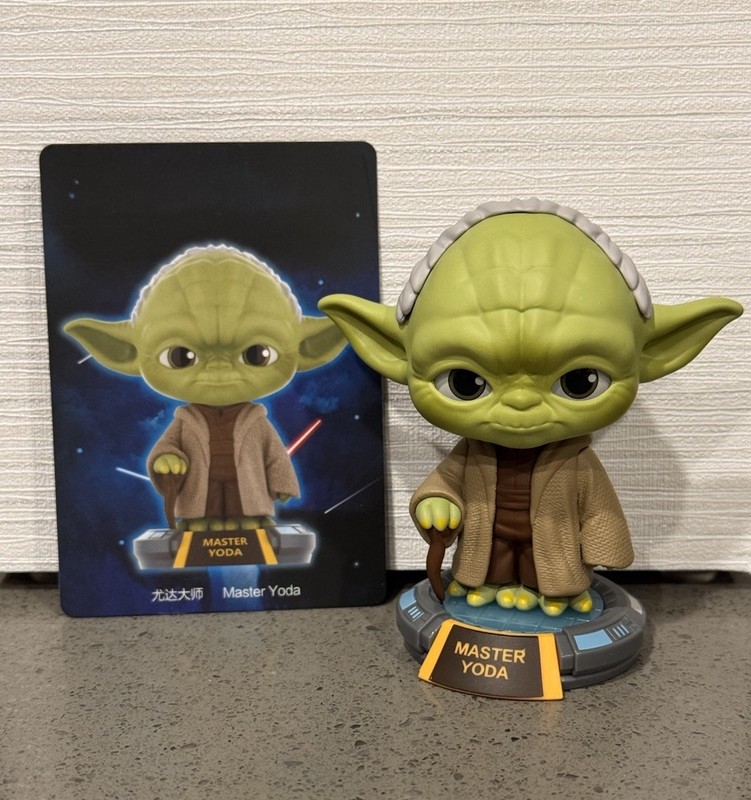 Pop Mart Star Wars Bobblehead Yoda
