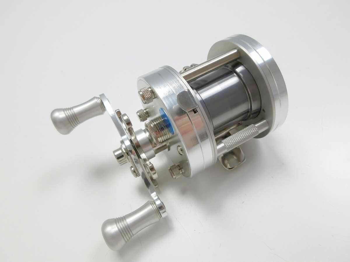 Isuzu BC421SSS shallow spool Bait Reel Fishing /AT3207/13 Isuzu BC421SSS shallow spool Bait Reel Fishing /AT3207/13