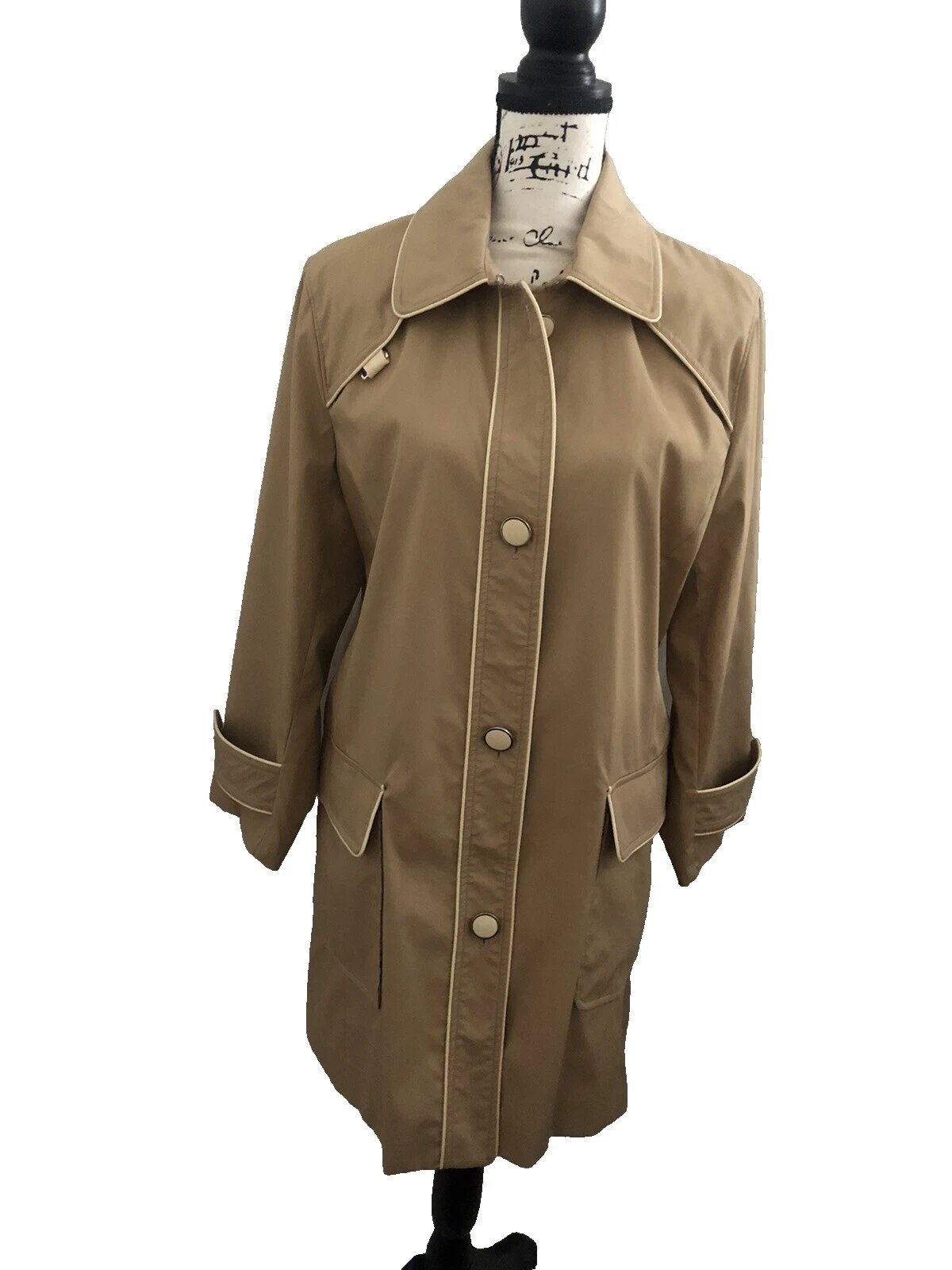 Dennis Basso Polka Dot abrigos, chaquetas y chalecos para Mujeres