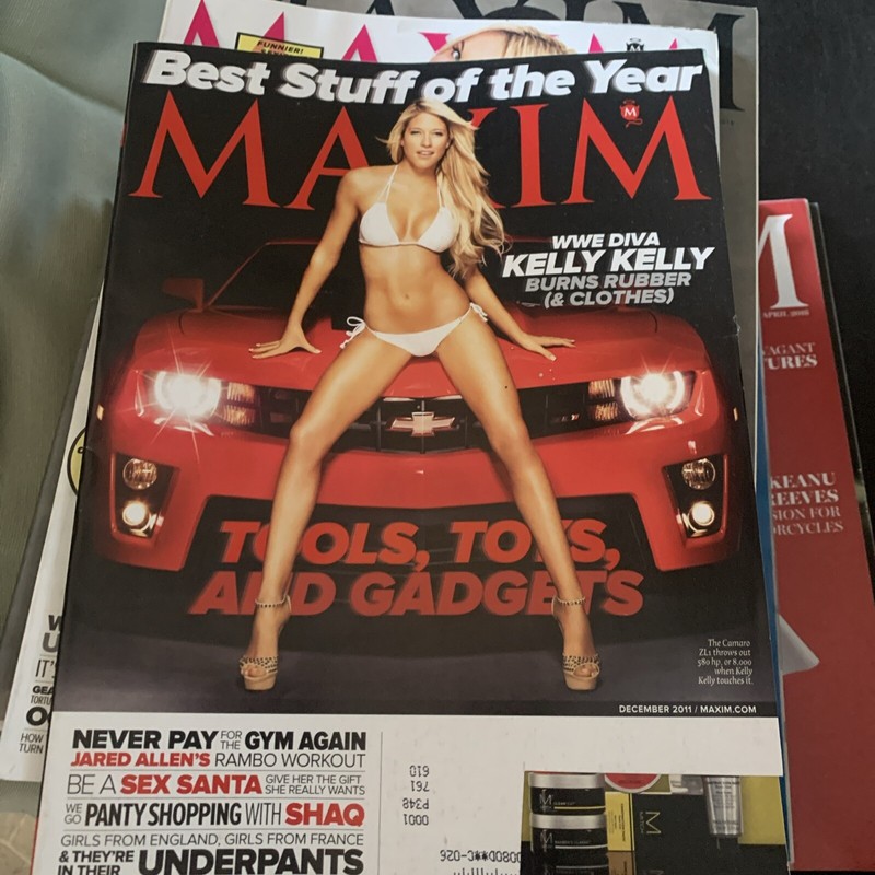 Maxim Magazine December 2011 Kelly Kelly WWE Shaq Kym Johnson Olga Fonda