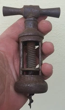 ANTICO CAVATAPPI IN FERRO 2 COLONNE 1900 ANTIQUE ITALIAN COLUMNS IRON CORKSCREW