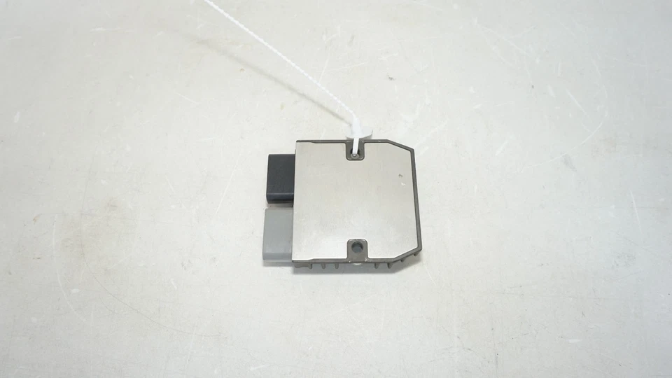 2025 22-25 YAMAHA YZF R7 RECTIFIER VOLTAGE REGULATOR FZ07 308828 ORIGINAL - Image 3 of 4