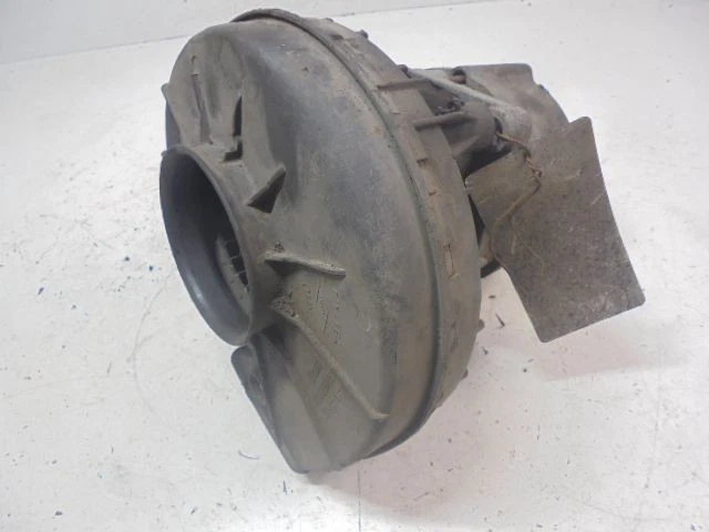 Volkswagen Transporter - Caravelle T3 1985 Alternator 070903023D AOJ78642 - Image 4 of 4