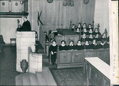 1938 Court Varnish Curtain Scene With Multiple People Historic Vintage Photo 7x9