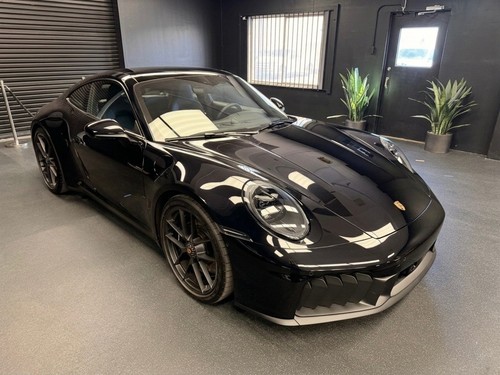 2025 Porsche 911 CARRERA GTS
