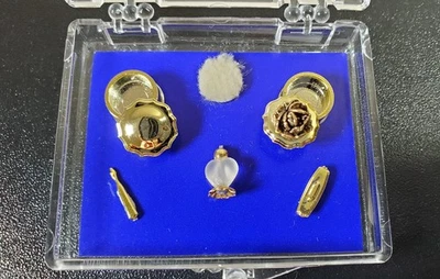 CHRYSNBON Dollhouse Vanity Set Power Puff Perfume Nail Buff ++ 1:12 Scale Miniatures