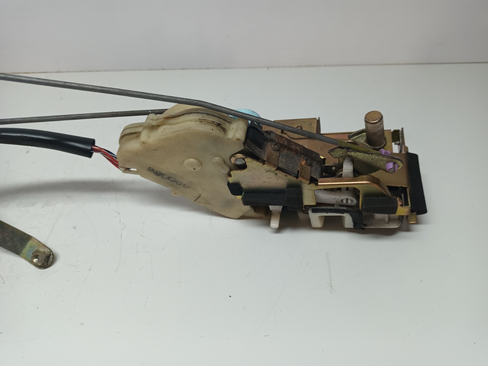 HONDA JAZZ 2001-2007 DSI SPORT PETROL 1.4L Door Latch  O/S/R- Right Rear