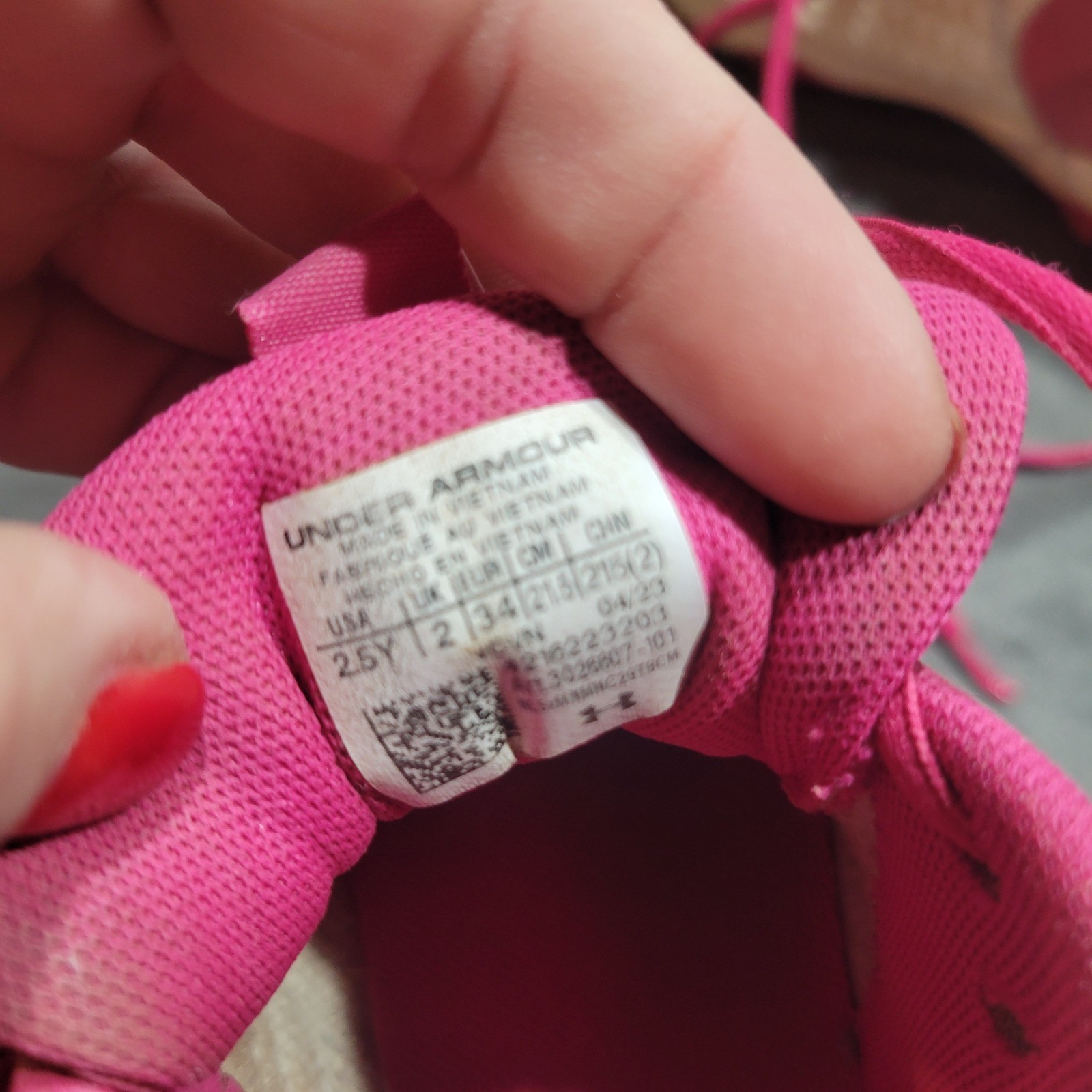 Under Armour Youth Girls Pink White Softball Cleats Shoes 3026607-101 Size 2.5Y thumbnail 3