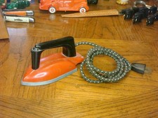 VINTAGE WOLVERINE SUNNY SUZY RED TOY IRON WORKING ORIGINAL CORD MADE IN USA