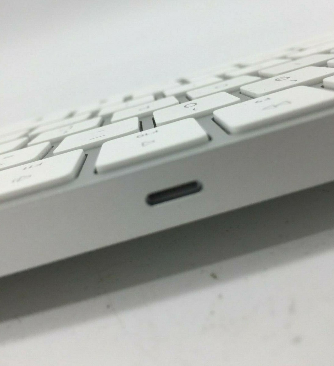 Apple Magic Wireless Lightning keypad Bluetooth Keyboard white Apple Magic Wireless Lightning keypad Bluetooth Keyboard white