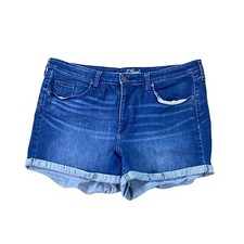 Universal Thread Woman s Denim Jean Shorts Size 18/34 High Rise Midi