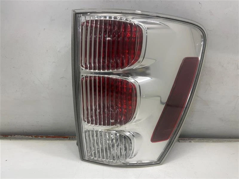 Conjunto de luz trasera derecha usado se adapta a: Chevrolet Equinox 2007 grado derecho A Foto 4 de 4
