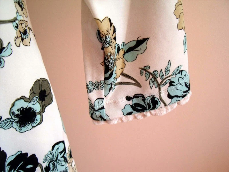 Vestido TEJIDO CON VOLANTES Talla XS 0 2 Floral Blanco ELASTIZADO Carrera Randolph Duke Foto 3 de 4