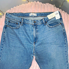 NWT Abercrombie  Fitch Women  s Low Rise Baggy Jeans Size 33