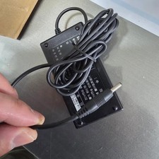 Samsung Genuine DC8.4V Power Adapter AC110-220V Official