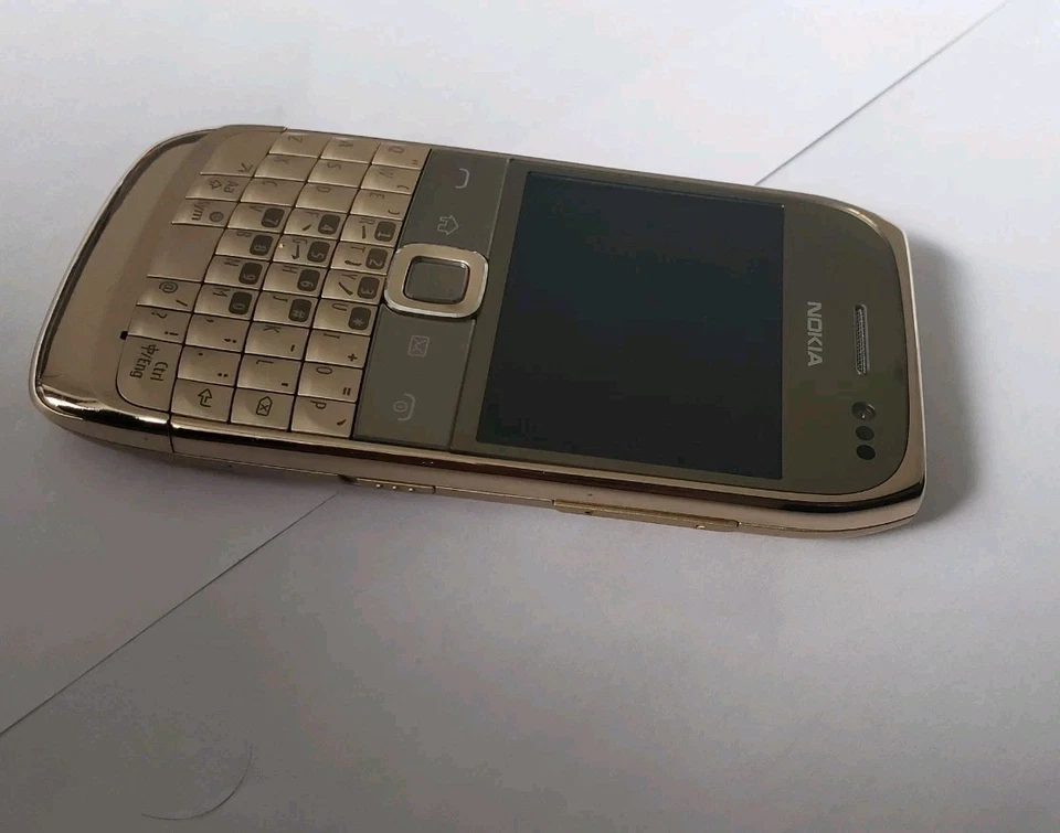 Nokia 702t (Unlocked) Smartphone Mobile Touch Qwerty -  Gold Edition Rare - Image 2 of 3