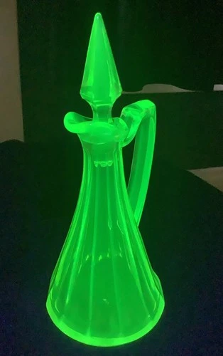 Vintage Uranium Glass Cruet Imperial 8” Stopper Glows Brilliant! Vaseline Green